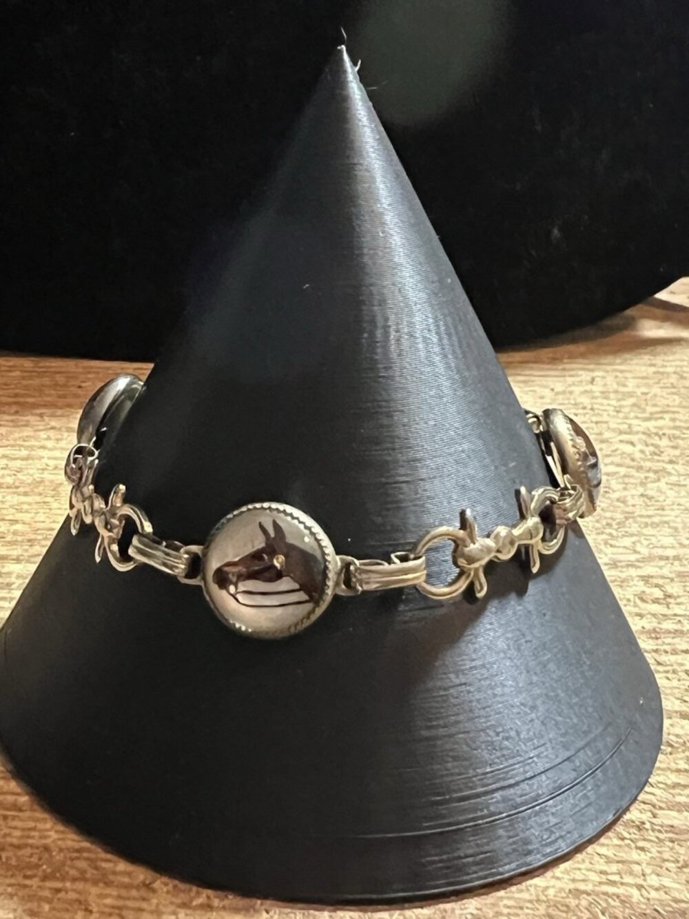 1945 Equine Horse Themed Bracelet Rock Crystal Reverse Paint Gold Tone EUC 6.5